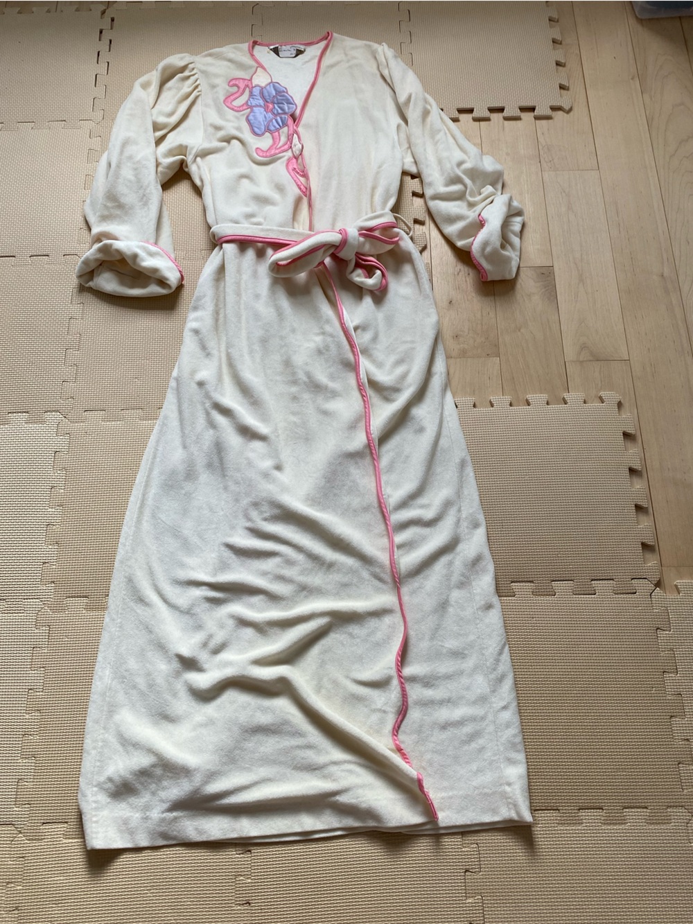 Oscar Dela Renta for Swril Cream Pajama Robe with Pink Trim and Floral Accent